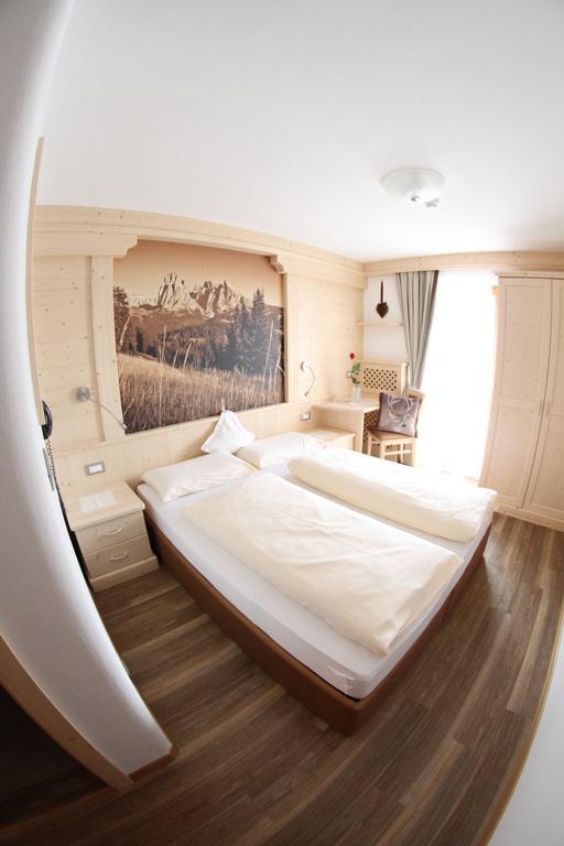 Hotel Val Sëlva di Val Gardena Værelse billede