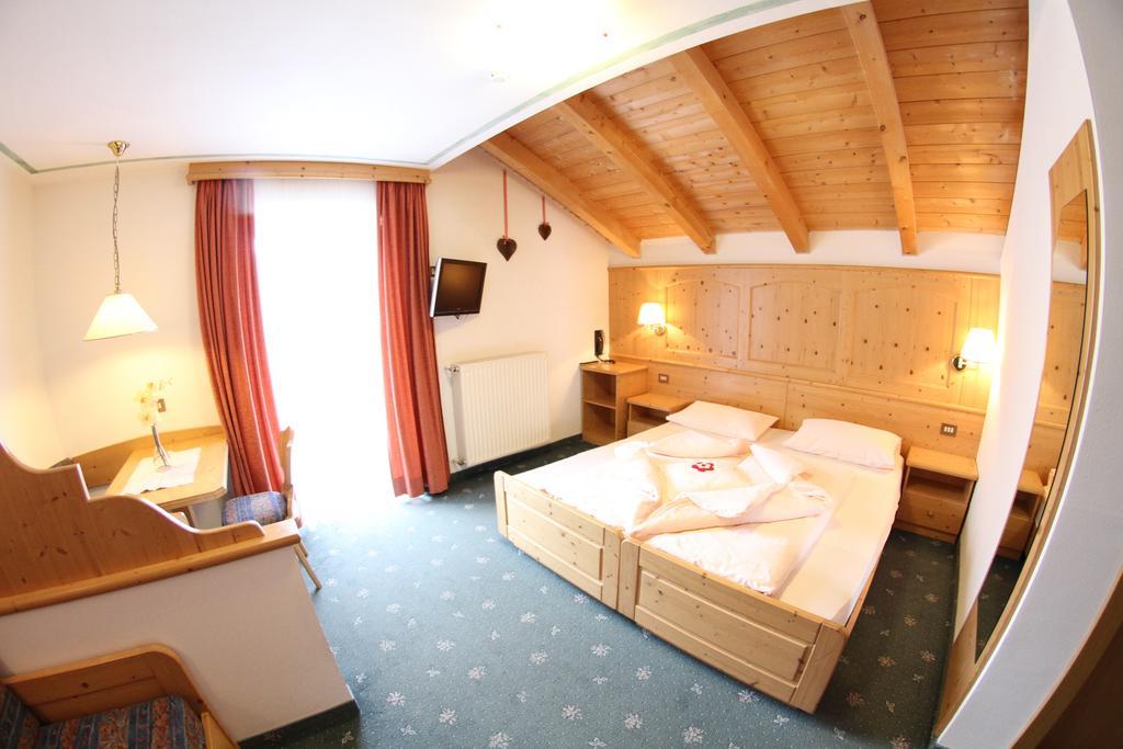 Hotel Val Sëlva di Val Gardena Værelse billede